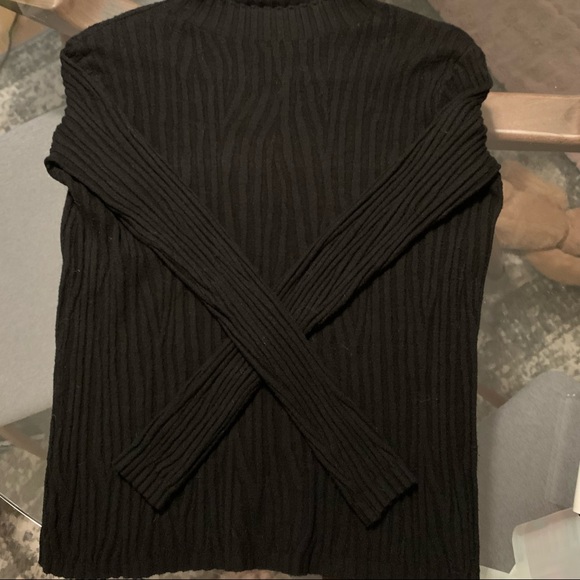 Black ribbed crew neck sweater - Picture 2 of 5